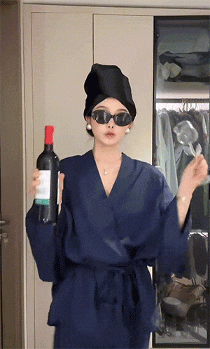 好？10分钟轻松养成女明星「绸缎发」冰球突破平台洗完头自然风干还是吹干(图6)